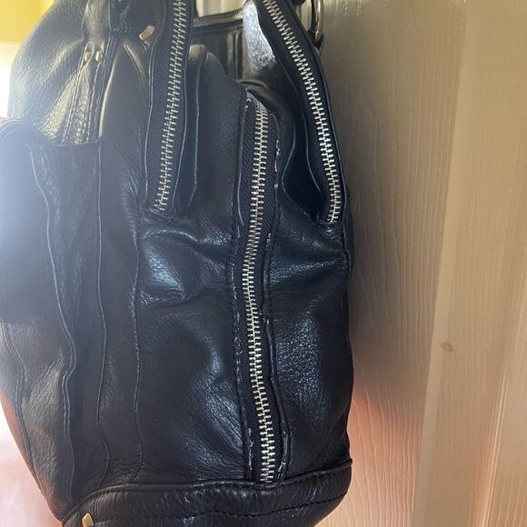 B Makowsky leather Black large shoulder bag gold & Silver tone hardwares. - Picture 3 of 16